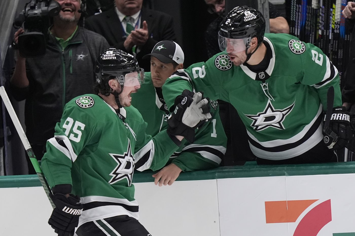 Stars remain undefeated with a 3-2 shootout win over Sharks after trailing for 1st time this season | iNFOnews.ca Stars remain undefeated with a 3-2 shootout win over Sharks after trailing for 1st time this season | iNFOnews.ca