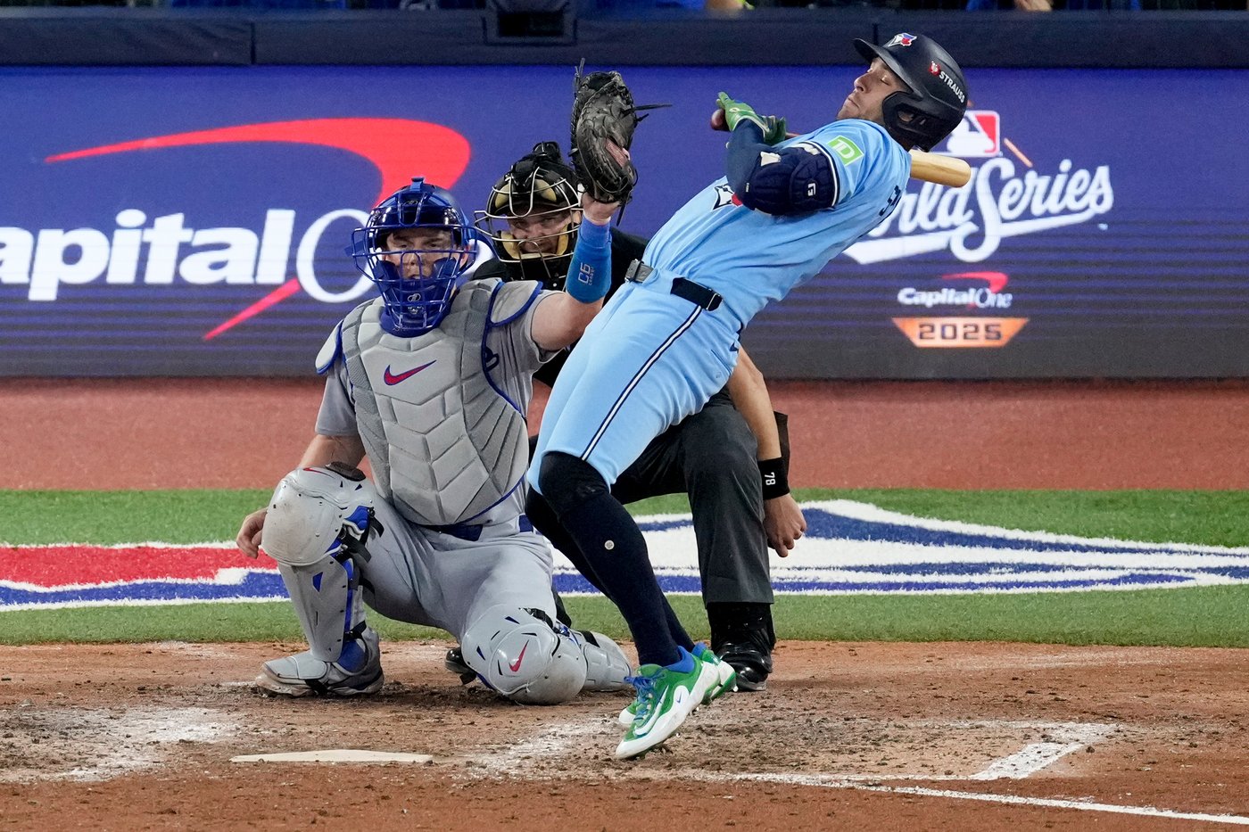 George Springer drives in Toronto's lone run as he returns for World Series Game 6 against Dodgers | iNFOnews.ca