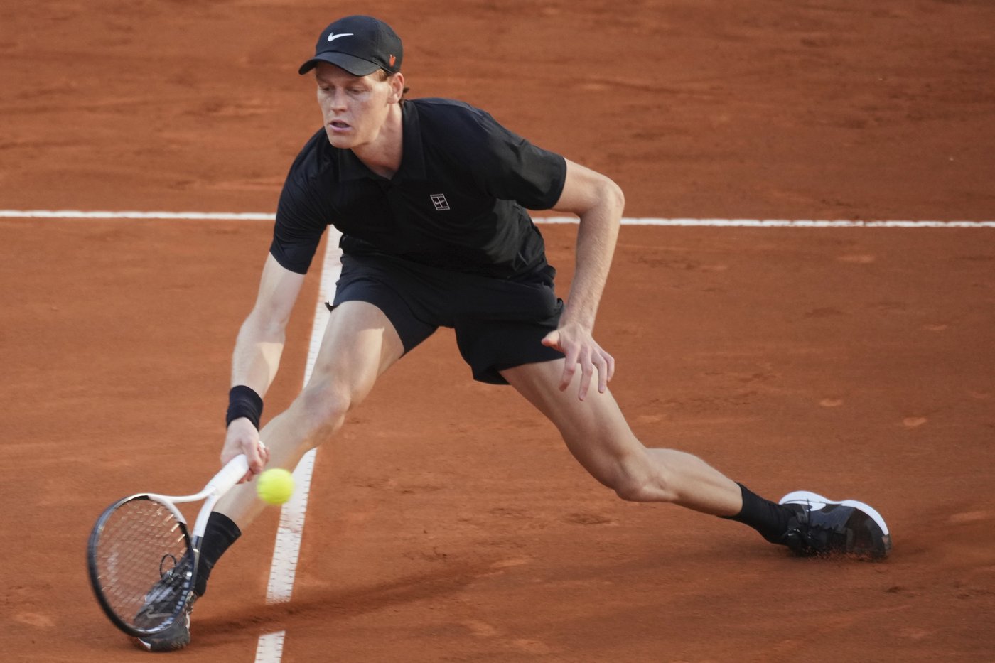 French Open 2025: Defending champ Carlos Alcaraz and No. 1 Jannik Sinner lead the men’s field | iNFOnews.ca French Open 2025: Defending champ Carlos Alcaraz and No. 1 Jannik Sinner lead the men’s field | iNFOnews.ca
