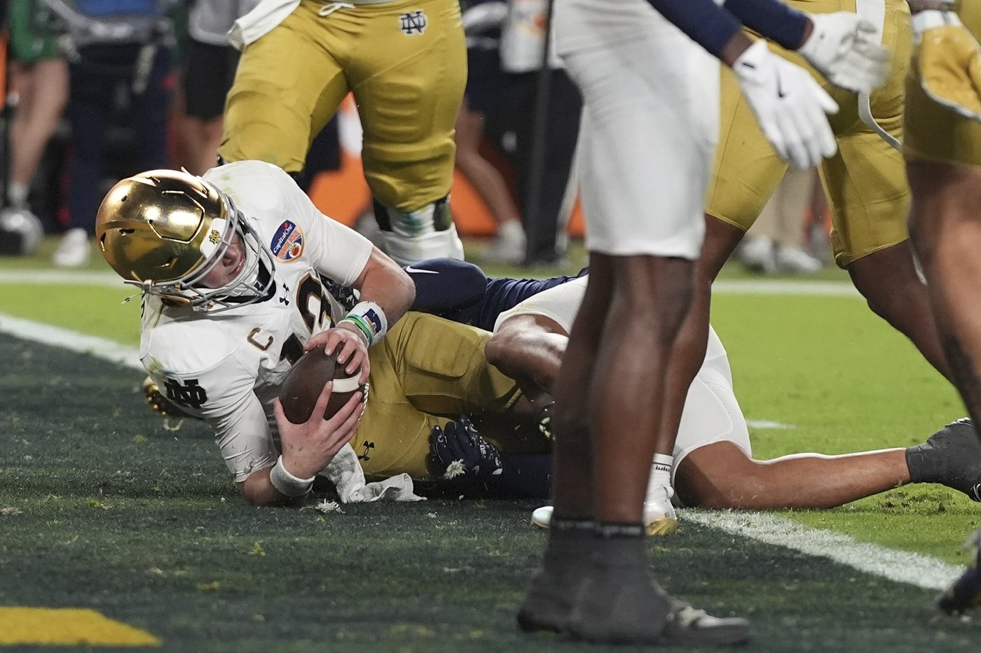 Notre Dame gets late pick and field goal to make title game with 27-24 win over Penn State | iNFOnews.ca
