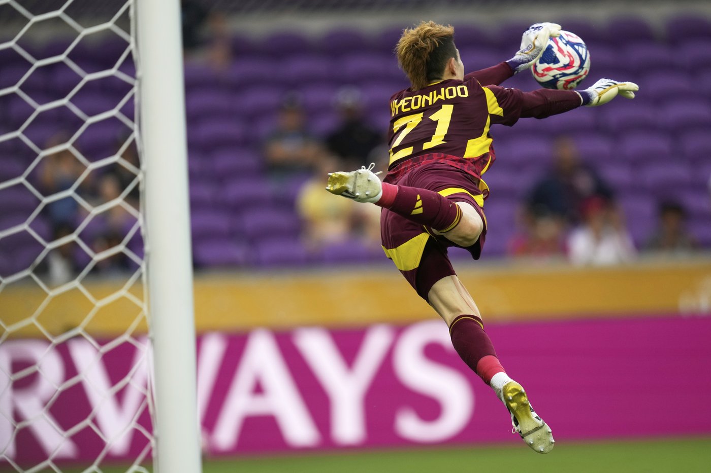 South Korea lifts 26-year ban on foreign goalkeepers in the K League | iNFOnews.ca