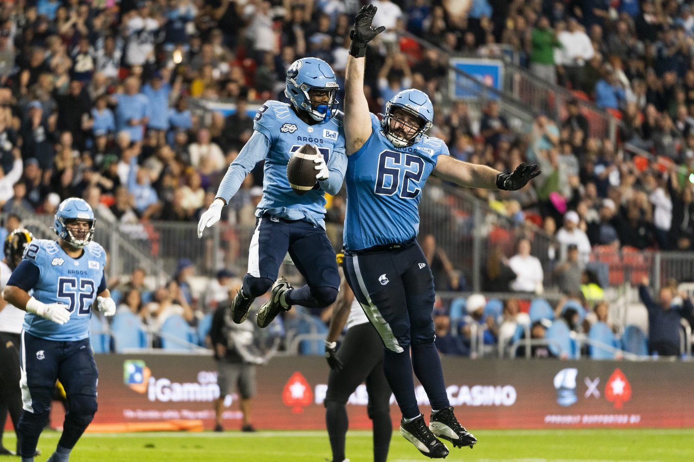 Canadian Ryan Hunter shows very well in move from left guard to tackle | iNFOnews.ca Canadian Ryan Hunter shows very well in move from left guard to tackle | iNFOnews.ca