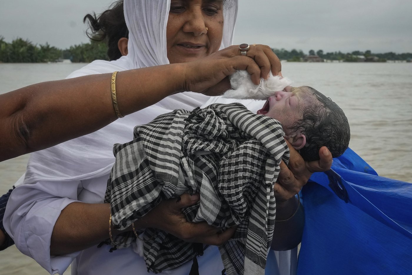 PHOTOS OF THE YEAR: Through photographers' lenses, an epic catalog of humanity in 2024 emerges | iNFOnews.ca