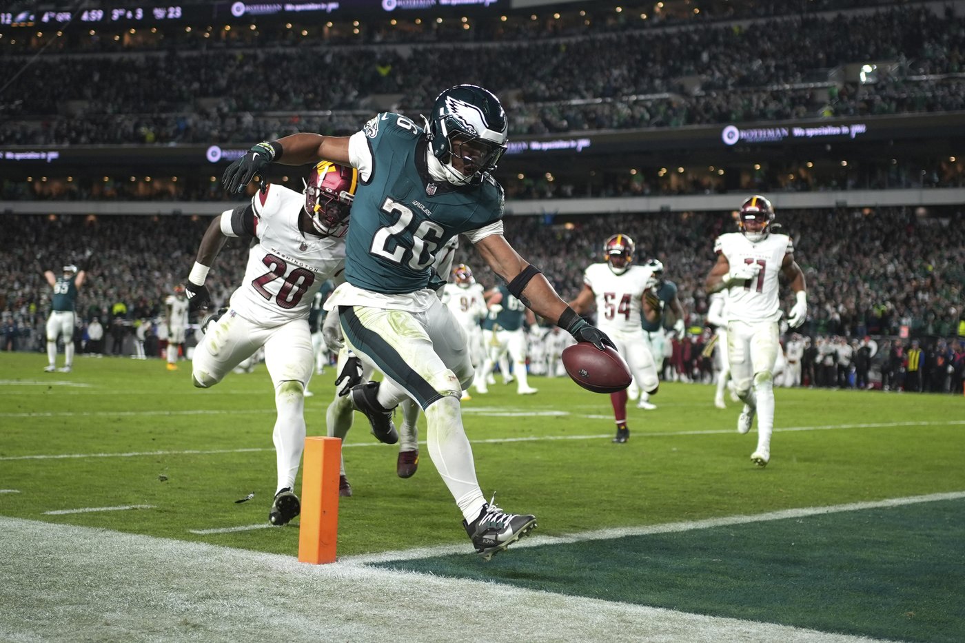 Saquon Barkley runs for 2 TDs, Eagles beat Commanders 26-18 to stretch NFC East lead | iNFOnews.ca Saquon Barkley runs for 2 TDs, Eagles beat Commanders 26-18 to stretch NFC East lead | iNFOnews.ca