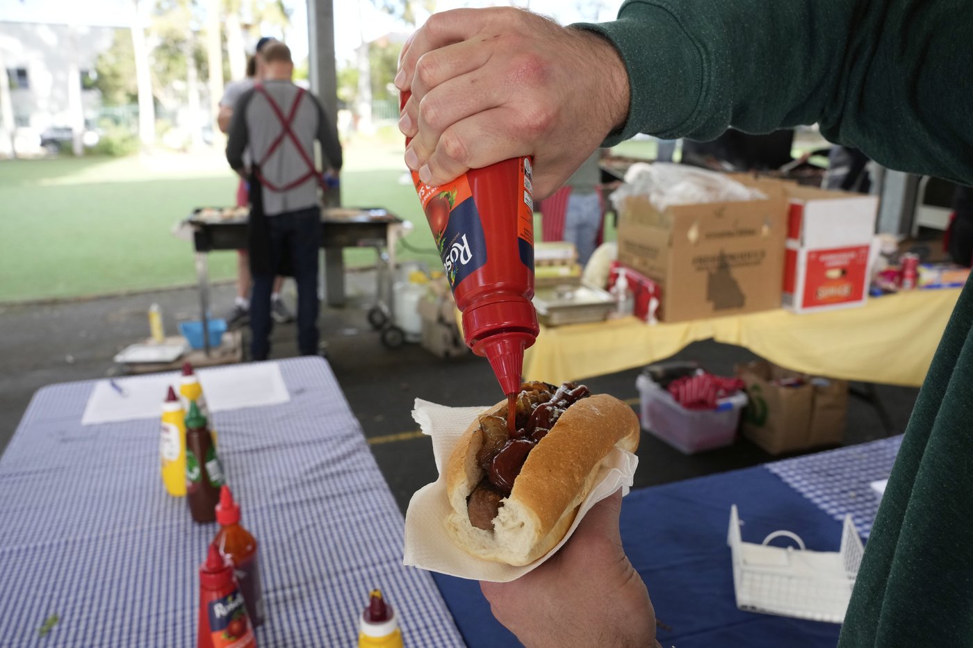 How the democracy sausage, a polling day snack, became Australia's election symbol | iNFOnews.ca How the democracy sausage, a polling day snack, became Australia's election symbol | iNFOnews.ca