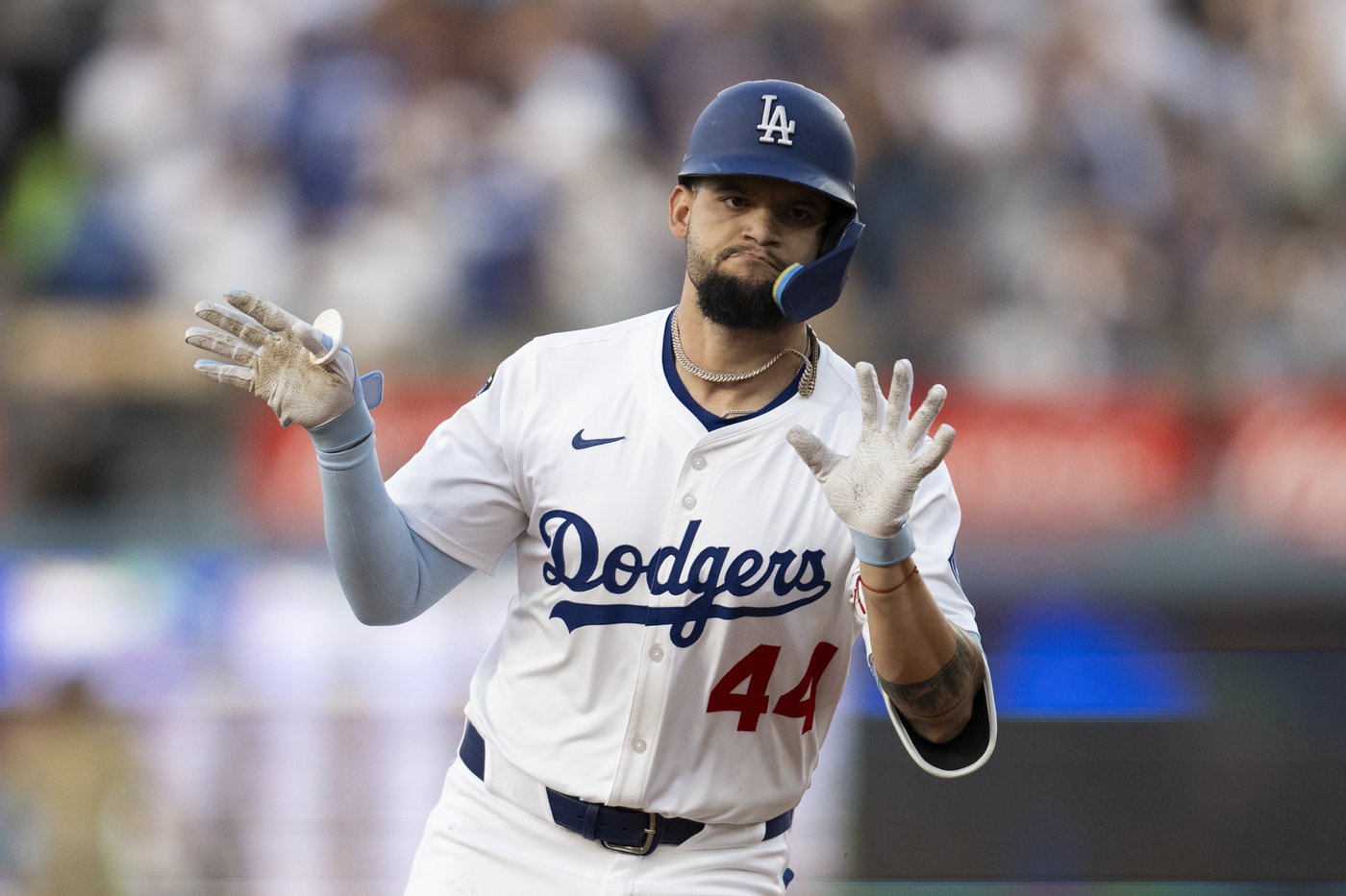 Will Smith's tiebreaking homer lifts Dodgers over rival Padres 8-6 in heated game | iNFOnews.ca Will Smith's tiebreaking homer lifts Dodgers over rival Padres 8-6 in heated game | iNFOnews.ca