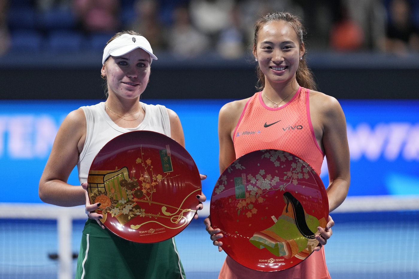 Zheng Qinwen defeats wild card Sofia Kenin to win in Tokyo and clinch WTA Finals berth | iNFOnews.ca