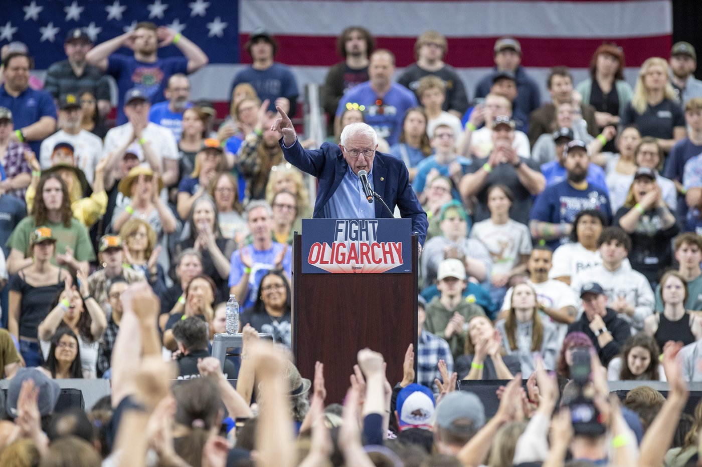 PHOTO COLLECTION: AOC Bernie Sanders | iNFOnews.ca