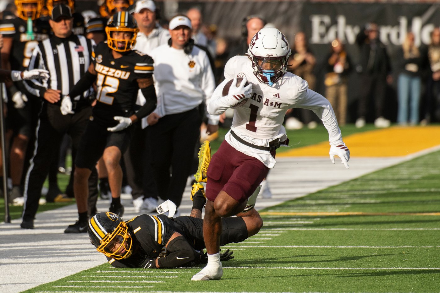 No. 3 Texas A&M's dominant defense overwhelms No. 19 Missouri's freshman QB in 38-17 victory | iNFOnews.ca No. 3 Texas A&M's dominant defense overwhelms No. 19 Missouri's freshman QB in 38-17 victory | iNFOnews.ca