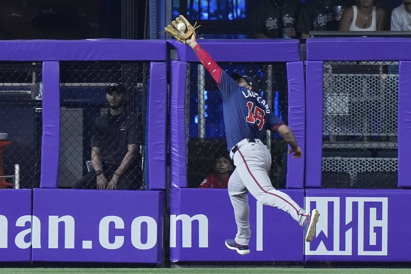 Albies, Urshela homer as Braves edge Marlins 5-4 | iNFOnews.ca