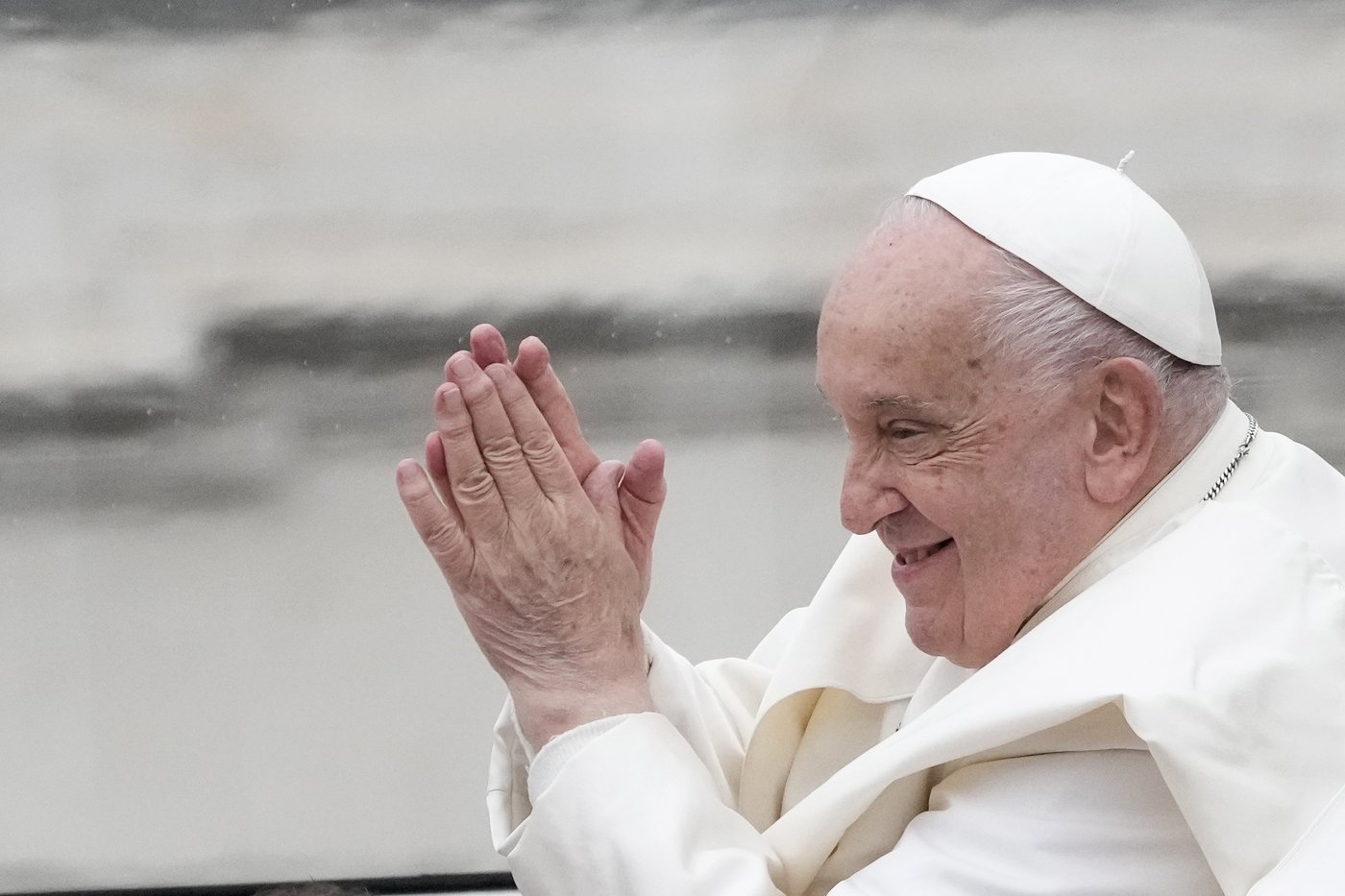 Pope approves new papal funeral rites to simplify ritual, allow for burial outside the Vatican | iNFOnews.ca