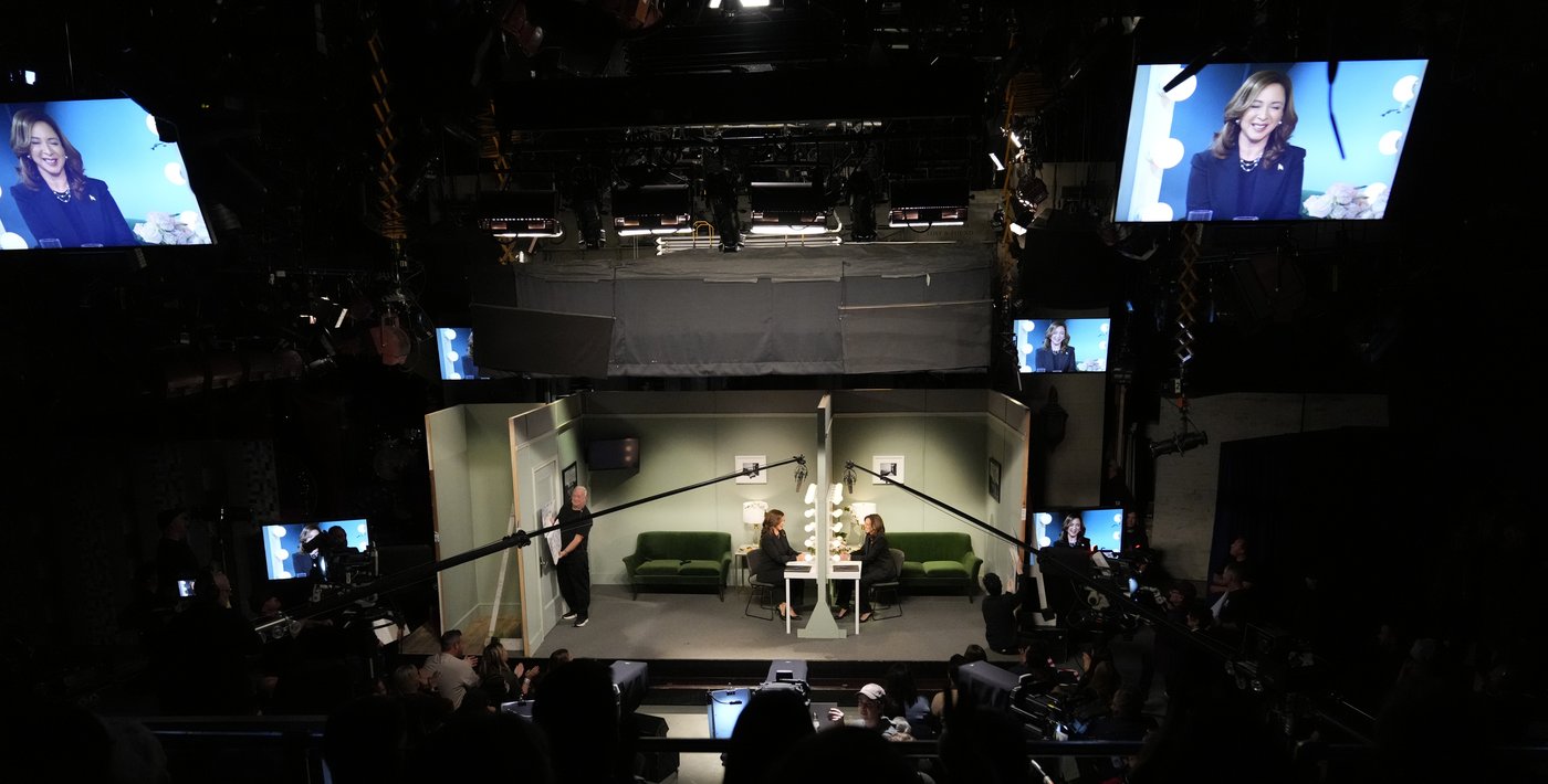 Harris appears on 'Saturday Night Live' as mirror image of Maya Rudolph with election looming | iNFOnews.ca