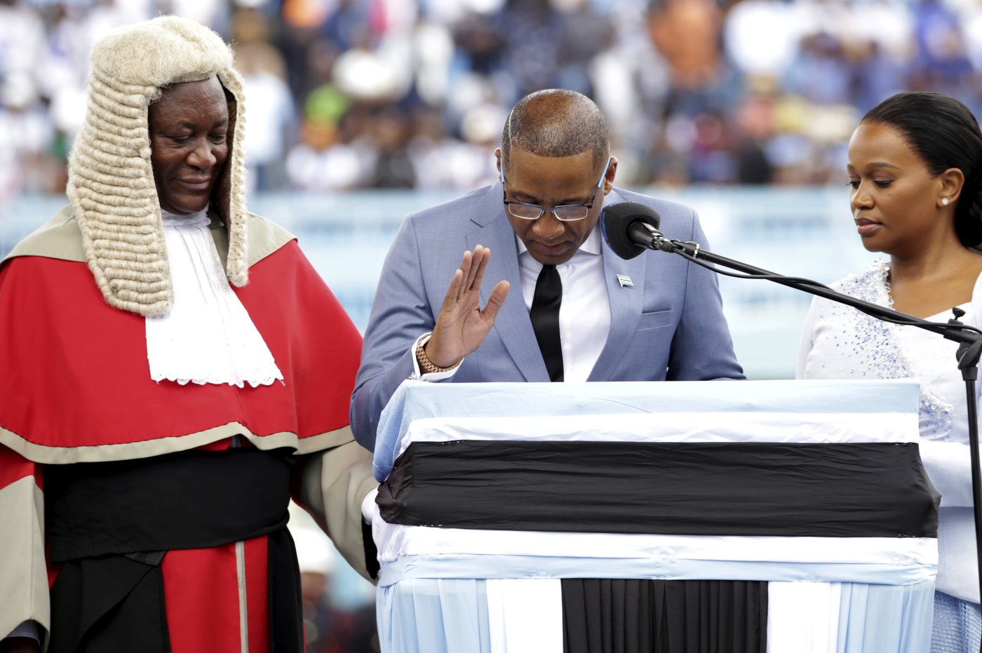Thousands turn out for inauguration of Botswana's new president, who calls for unity | iNFOnews.ca Thousands turn out for inauguration of Botswana's new president, who calls for unity | iNFOnews.ca