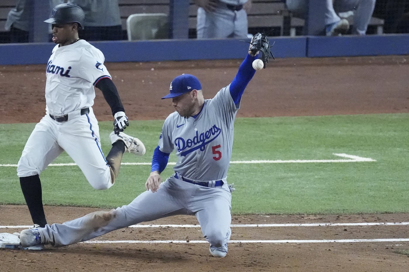 Ohtani steals 49th base in Dodgers' 8-4 win over Marlins | iNFOnews.ca Ohtani steals 49th base in Dodgers' 8-4 win over Marlins | iNFOnews.ca
