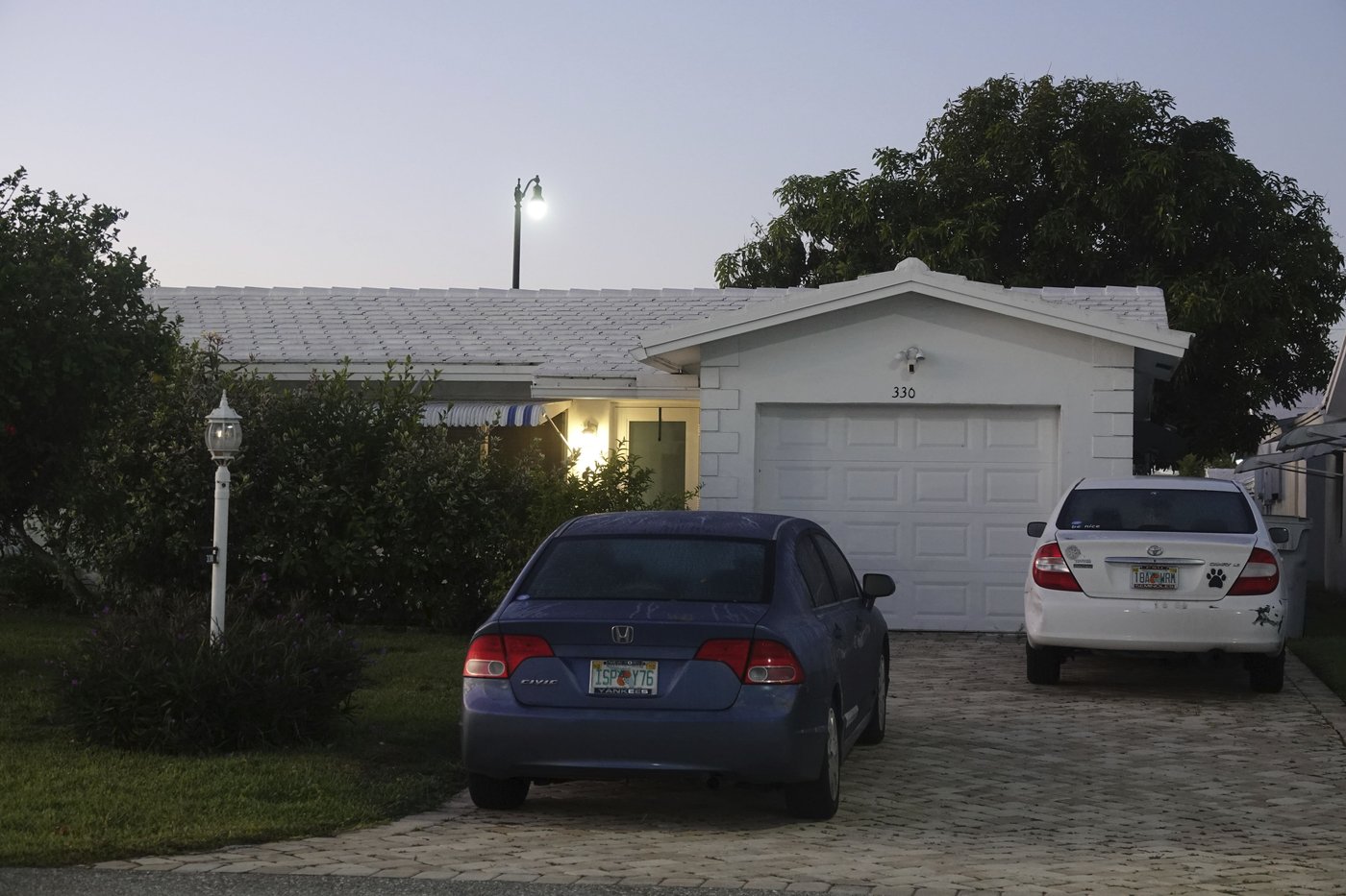 Sheriff says 80-year-old man killed his wife and son then fatally shot himself in South Florida | iNFOnews.ca Sheriff says 80-year-old man killed his wife and son then fatally shot himself in South Florida | iNFOnews.ca