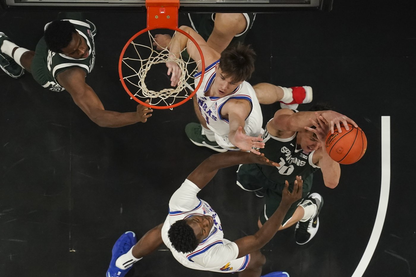 Bill Self becomes winningest coach in Kansas history, Jayhawks beat Michigan State 77-69 | iNFOnews.ca