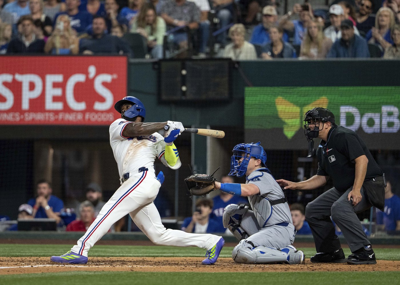 García hits 2-run homer in 9th to lift Rangers past Dodgers, denying Roki Sasaki 1st win | iNFOnews.ca García hits 2-run homer in 9th to lift Rangers past Dodgers, denying Roki Sasaki 1st win | iNFOnews.ca