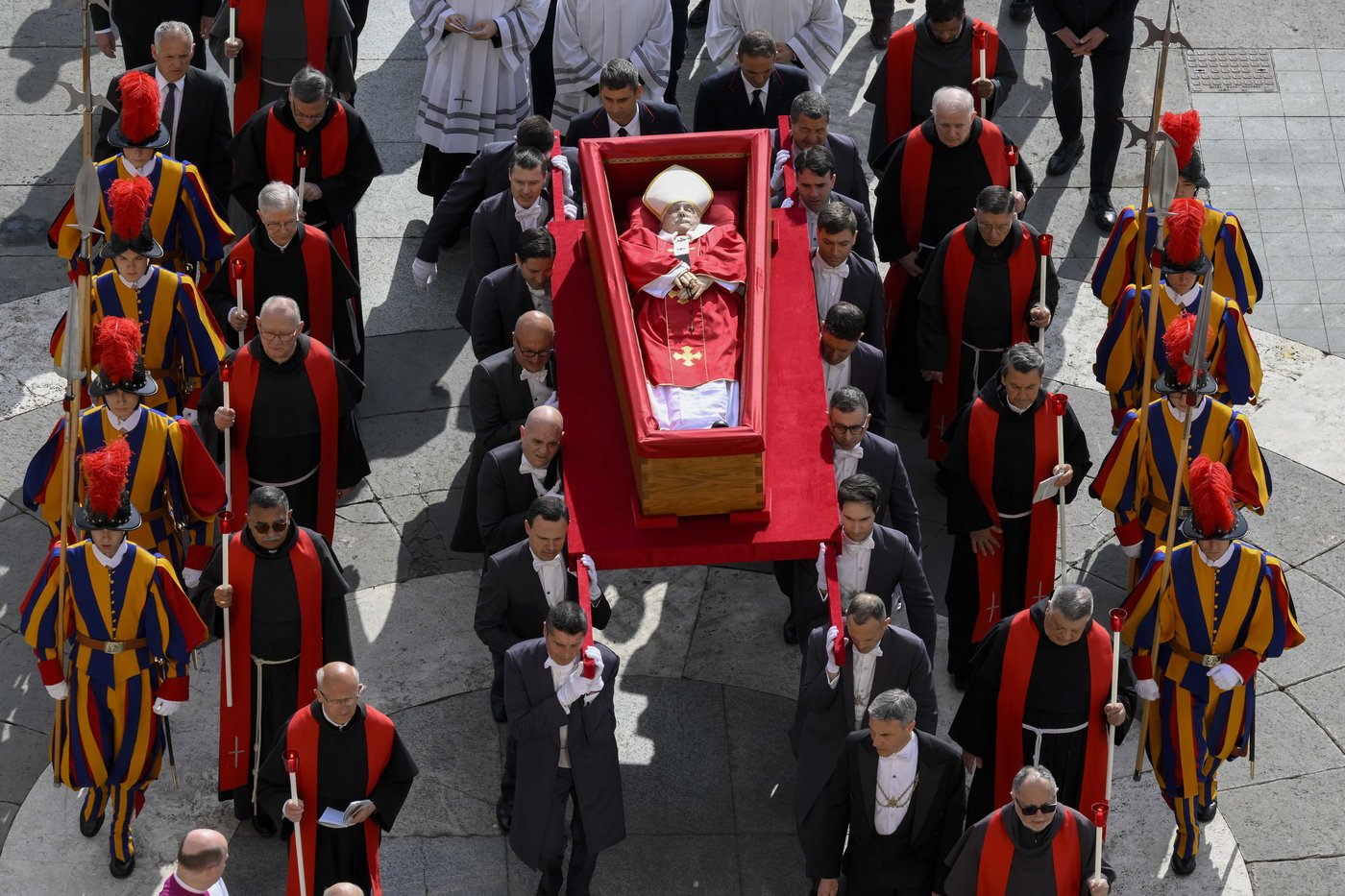 PHOTO COLLECTION: Vatican Pope Procession | iNFOnews.ca PHOTO COLLECTION: Vatican Pope Procession | iNFOnews.ca