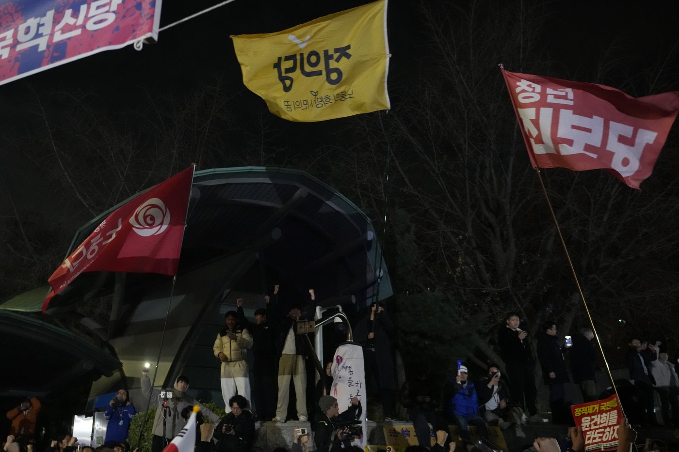 South Korea's opposition party urges Yoon to resign or face impeachment over martial law decree | iNFOnews.ca South Korea's opposition party urges Yoon to resign or face impeachment over martial law decree | iNFOnews.ca