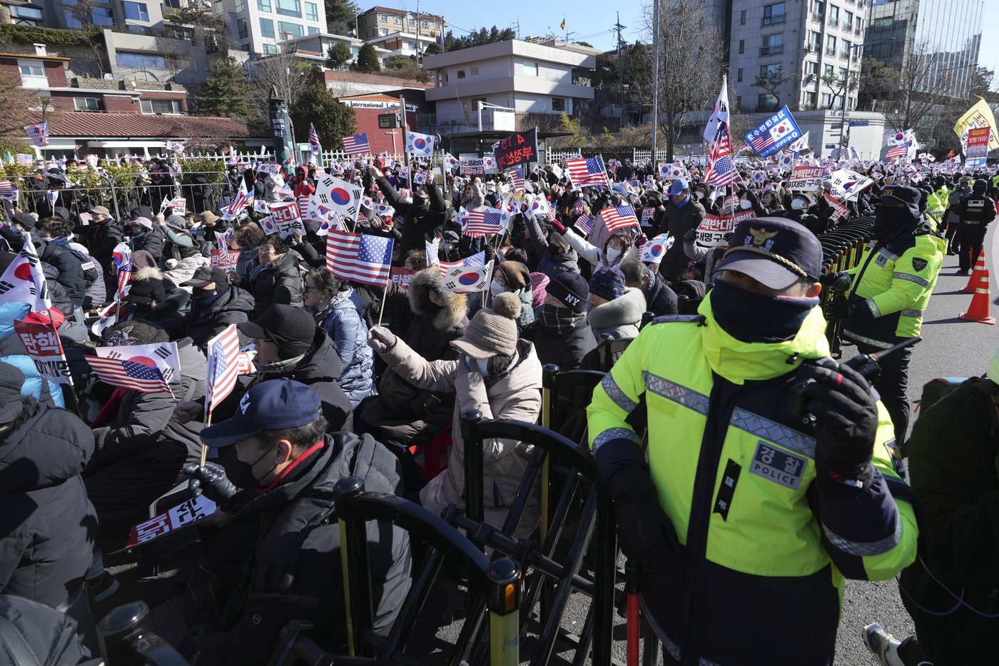 South Korean court issues warrants to detain impeached President Yoon and search his office | iNFOnews.ca South Korean court issues warrants to detain impeached President Yoon and search his office | iNFOnews.ca