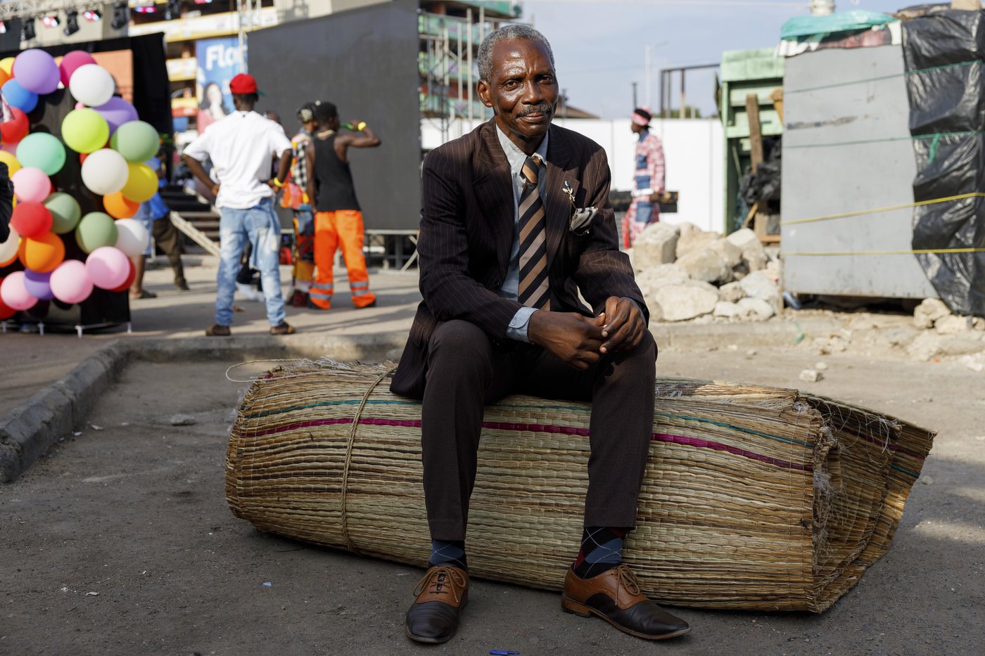 As fast fashion's waste pollutes Africa's environment, designers in Ghana are finding a solution | iNFOnews.ca As fast fashion's waste pollutes Africa's environment, designers in Ghana are finding a solution | iNFOnews.ca