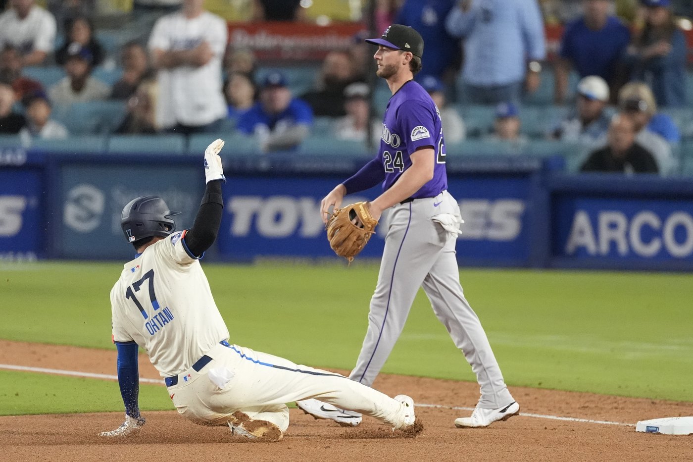 McMahon's tiebreaking homer lifts last-place Rockies over NL West-leading Dodgers 6-3 | iNFOnews.ca McMahon's tiebreaking homer lifts last-place Rockies over NL West-leading Dodgers 6-3 | iNFOnews.ca
