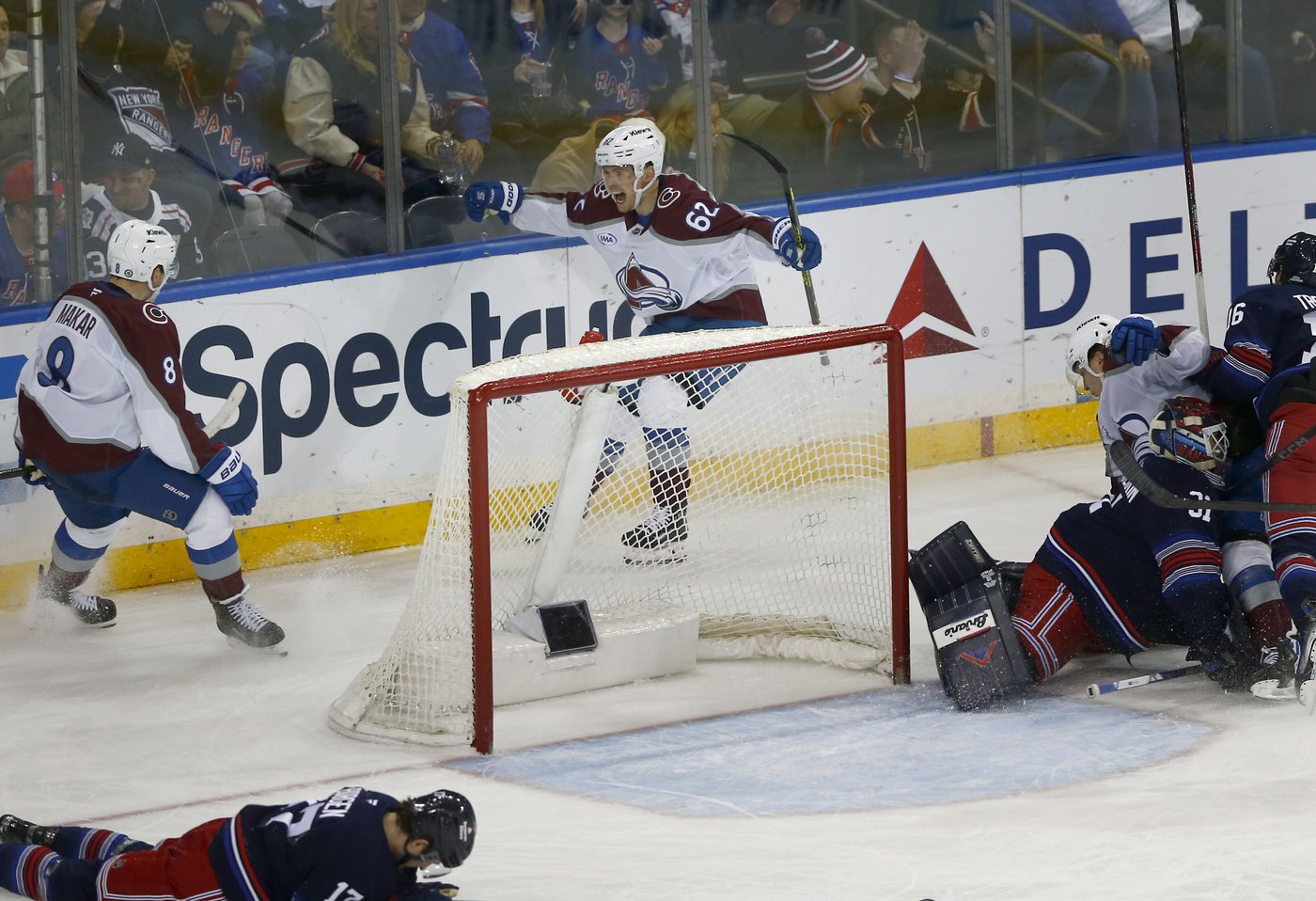 Lehkonen's late goal gives Avs 5-4 victory over the Rangers | iNFOnews.ca