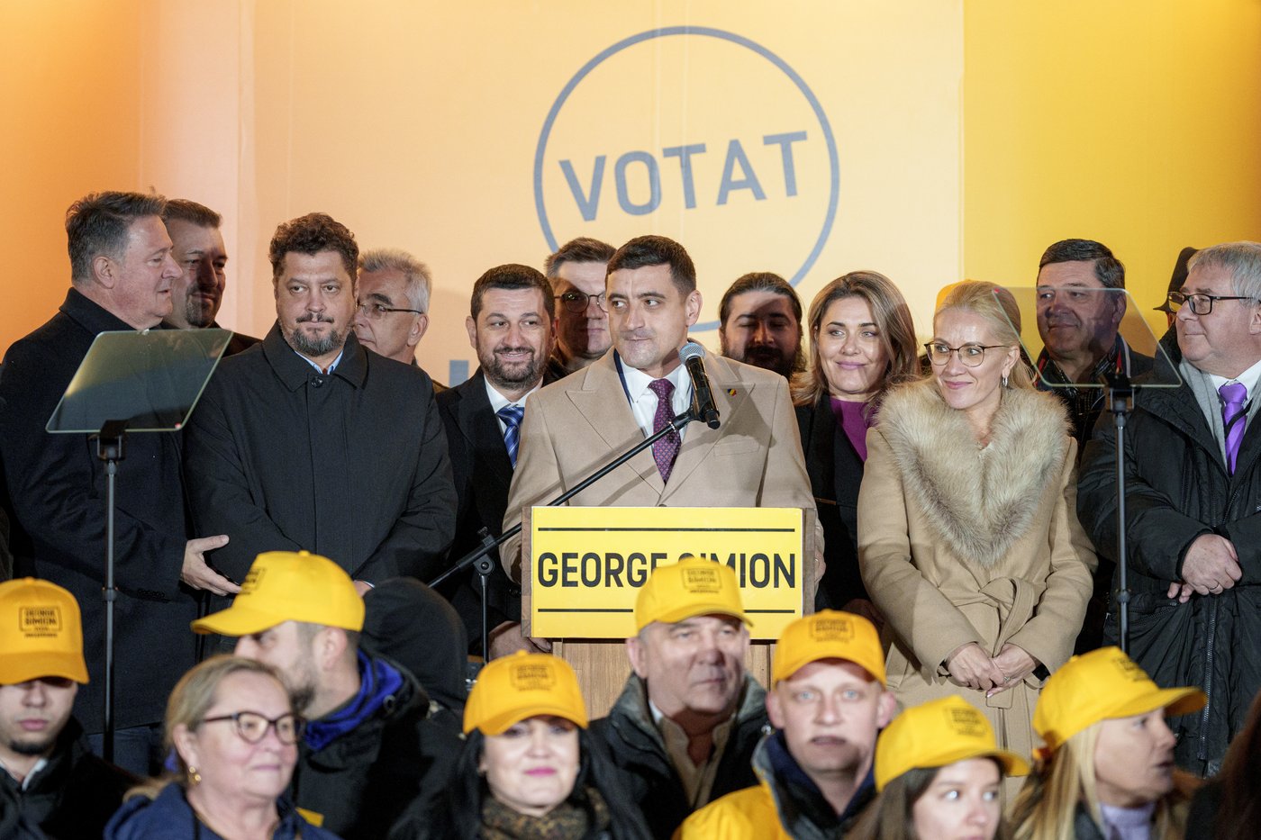Far-right populist surprises in Romanian presidential election appearing set to enter runoff | iNFOnews.ca Far-right populist surprises in Romanian presidential election appearing set to enter runoff | iNFOnews.ca