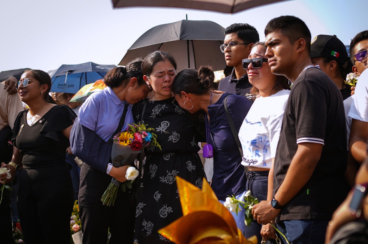 Mexico mourns naval cadet killed when training ship collided with Brooklyn Bridge | iNFOnews.ca Mexico mourns naval cadet killed when training ship collided with Brooklyn Bridge | iNFOnews.ca