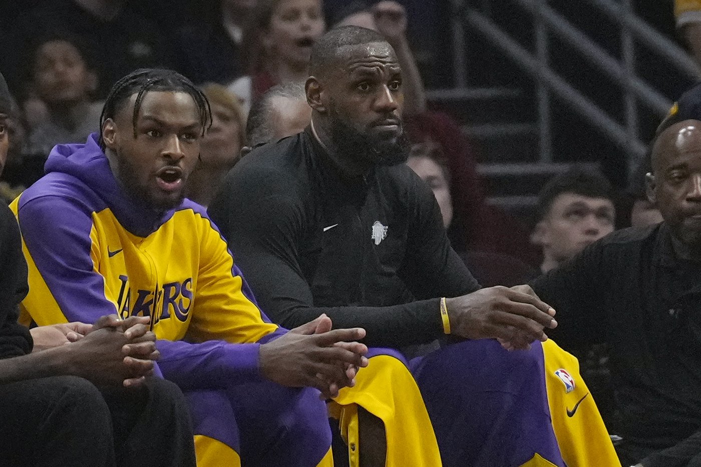 Cavaliers blow out Lakers 134-110 as Bronny James scores first NBA points as dad watches from bench | iNFOnews.ca