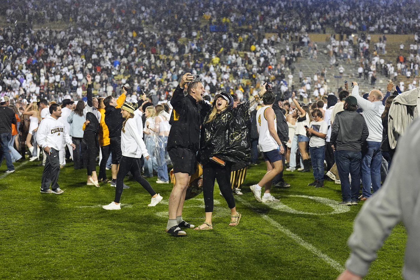 Sanders connects with Wester on Hail Mary in regulation, Colorado beats Baylor 38-31 in overtime | iNFOnews.ca Sanders connects with Wester on Hail Mary in regulation, Colorado beats Baylor 38-31 in overtime | iNFOnews.ca