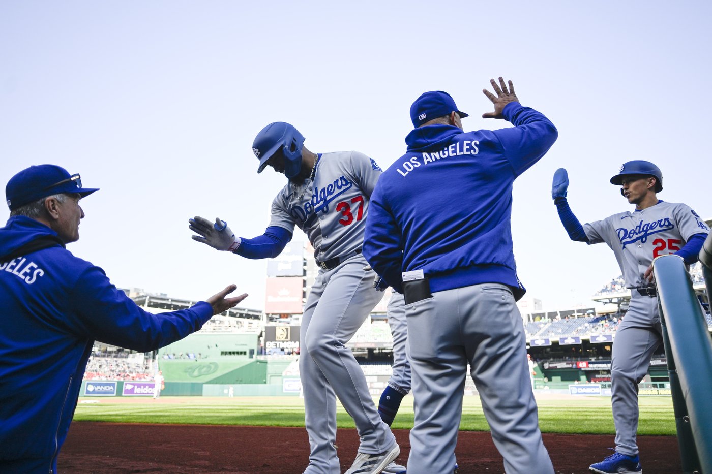Dodgers close out choppy road trip with 6-5 victory over Nationals | iNFOnews.ca