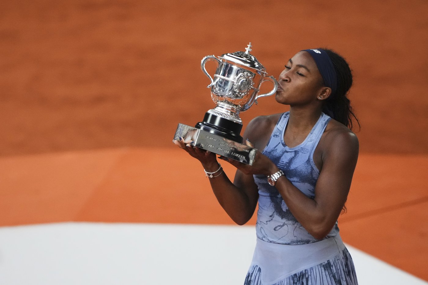 Coco Gauff handles bad memories and top-ranked Aryna Sabalenka to earn first French Open title | iNFOnews.ca Coco Gauff handles bad memories and top-ranked Aryna Sabalenka to earn first French Open title | iNFOnews.ca