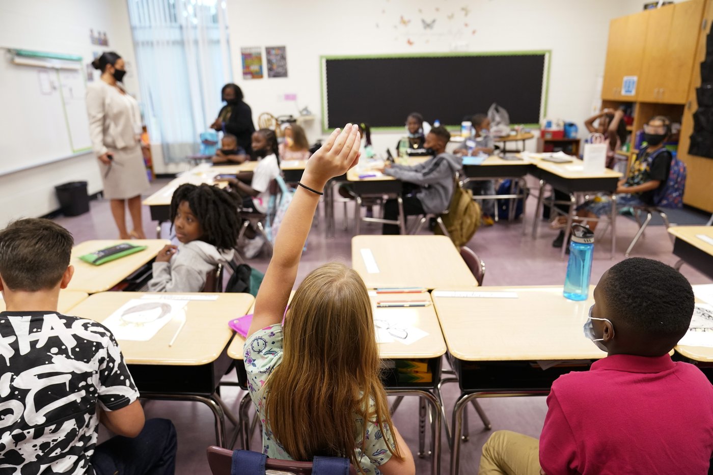 US children fall further behind in reading, make little improvement in math on national exam | iNFOnews.ca
