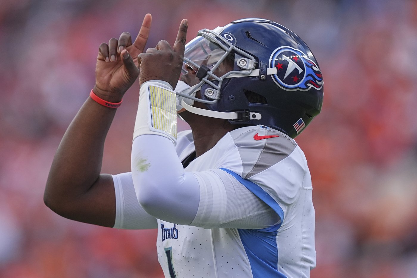 Titans' Cam Ward aims for his 1st NFL win in home opener as Tennessee hosts the Rams | iNFOnews.ca