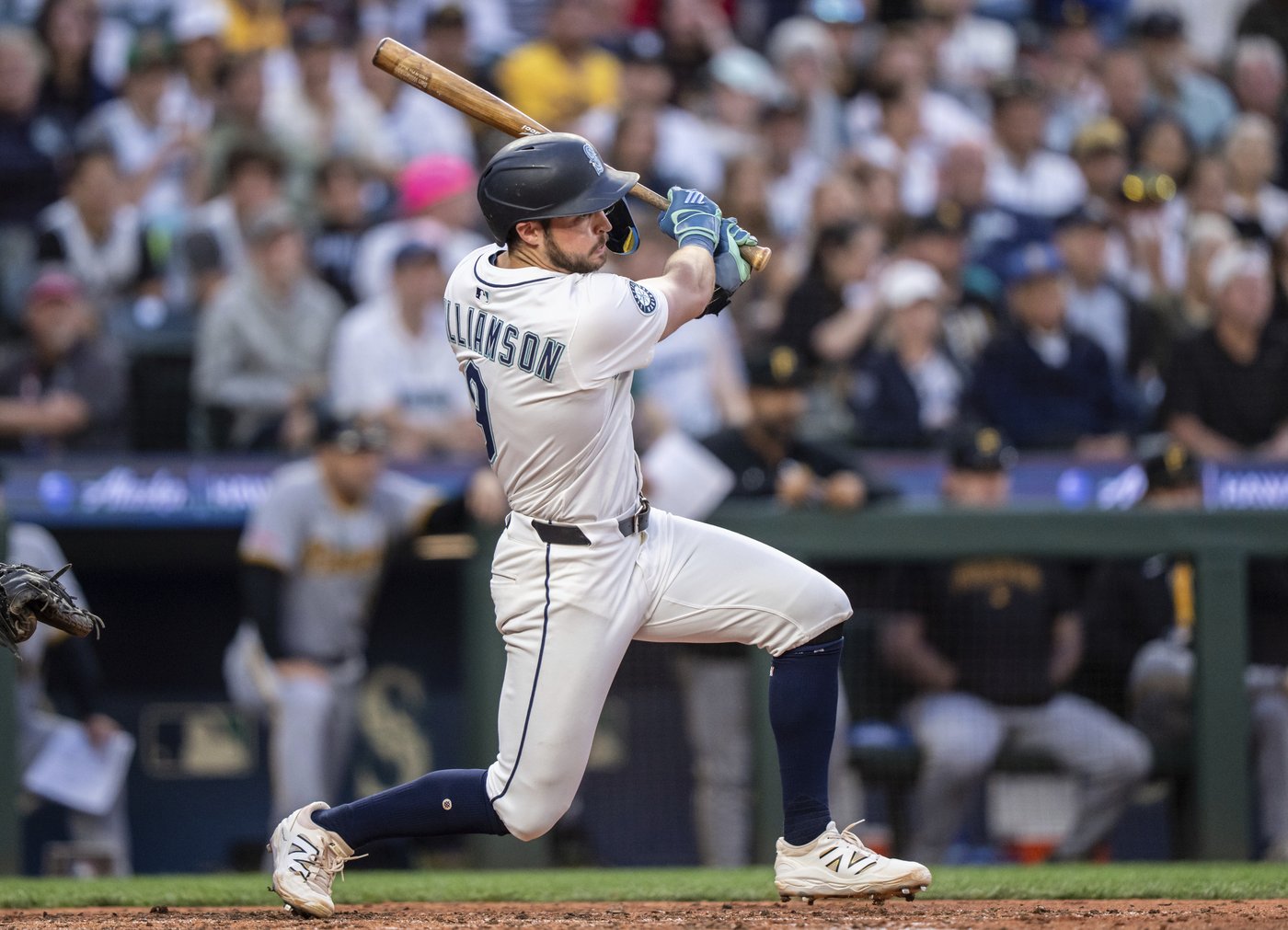 Williamson has RBI double, Castillo strikes out 8 in 7 innings as Mariners beat Pirates 1-0 | iNFOnews.ca