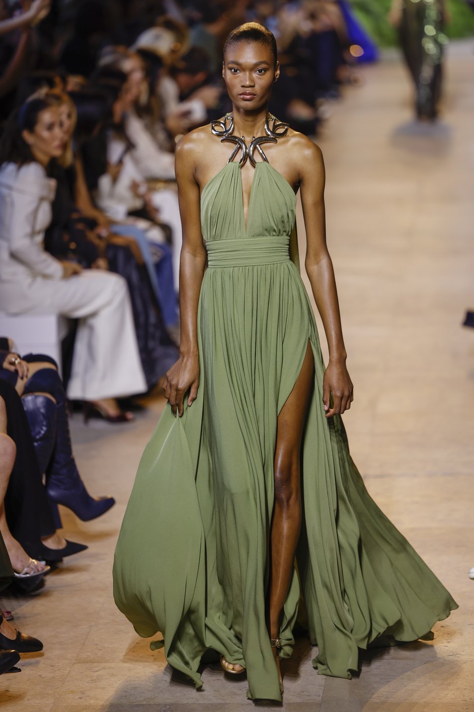 Hermès brings unexpected autumnal hues to its Paris spring collection with a geometric edge | iNFOnews.ca Hermès brings unexpected autumnal hues to its Paris spring collection with a geometric edge | iNFOnews.ca