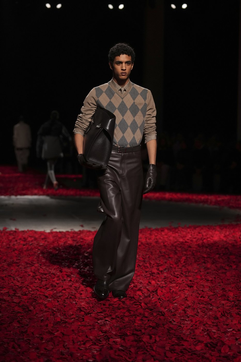 Ferragamo pops red with a Milan collection inspired by the world of dance | iNFOnews.ca