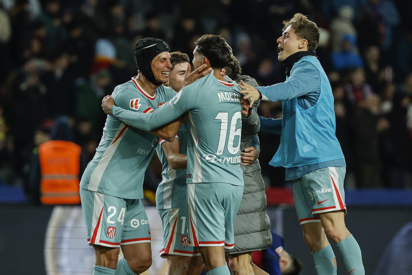Atletico Madrid stuns Barcelona in stoppage time to snatch La Liga lead | iNFOnews.ca Atletico Madrid stuns Barcelona in stoppage time to snatch La Liga lead | iNFOnews.ca