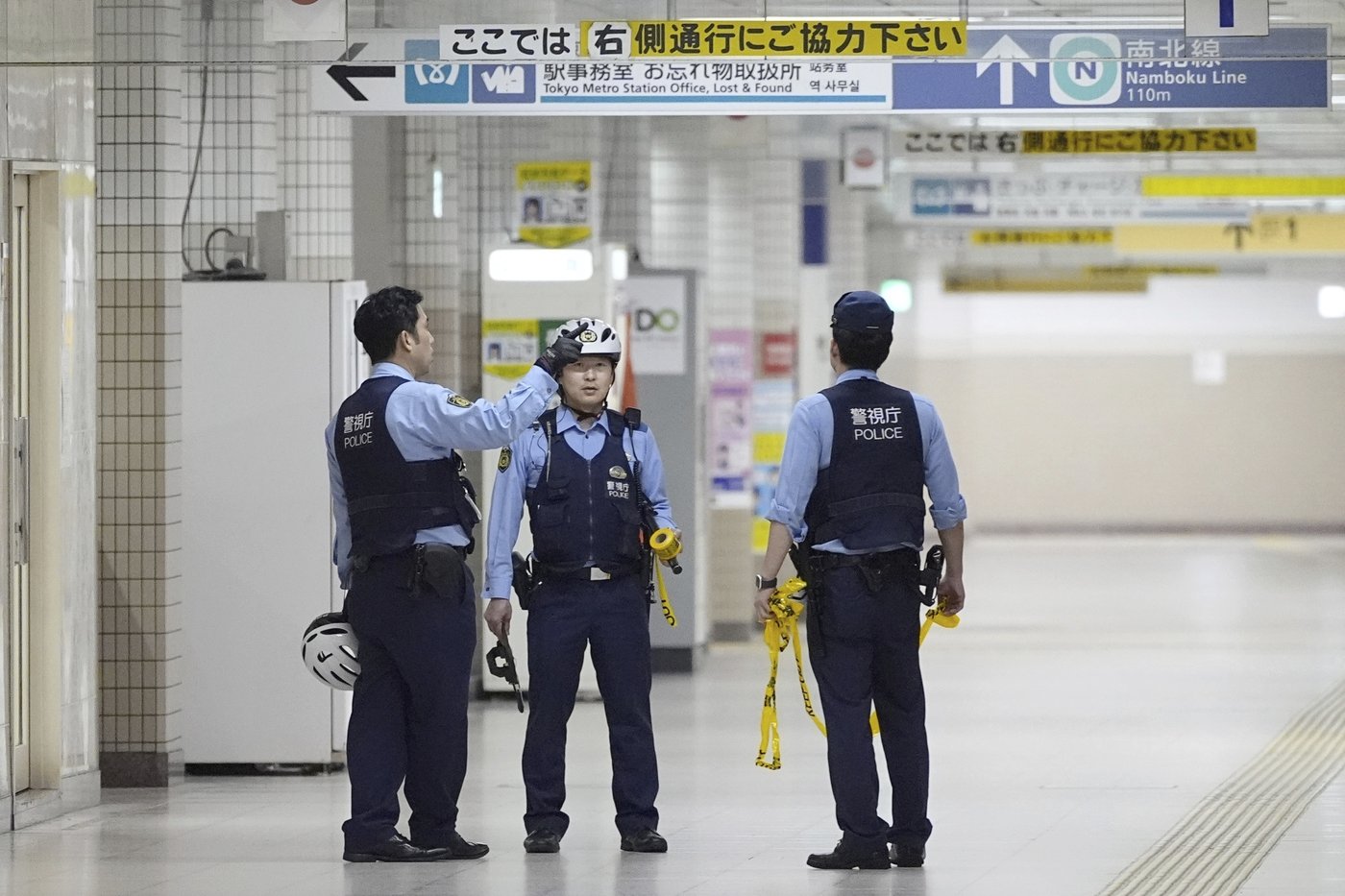 A man with a knife slashes 2 people at a Tokyo subway station and is arrested | iNFOnews.ca
