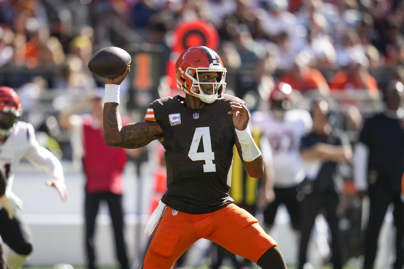 Browns QB Watson suffers likely season-ending Achilles injury. Teammates upset some fans cheered | iNFOnews.ca Browns QB Watson suffers likely season-ending Achilles injury. Teammates upset some fans cheered | iNFOnews.ca