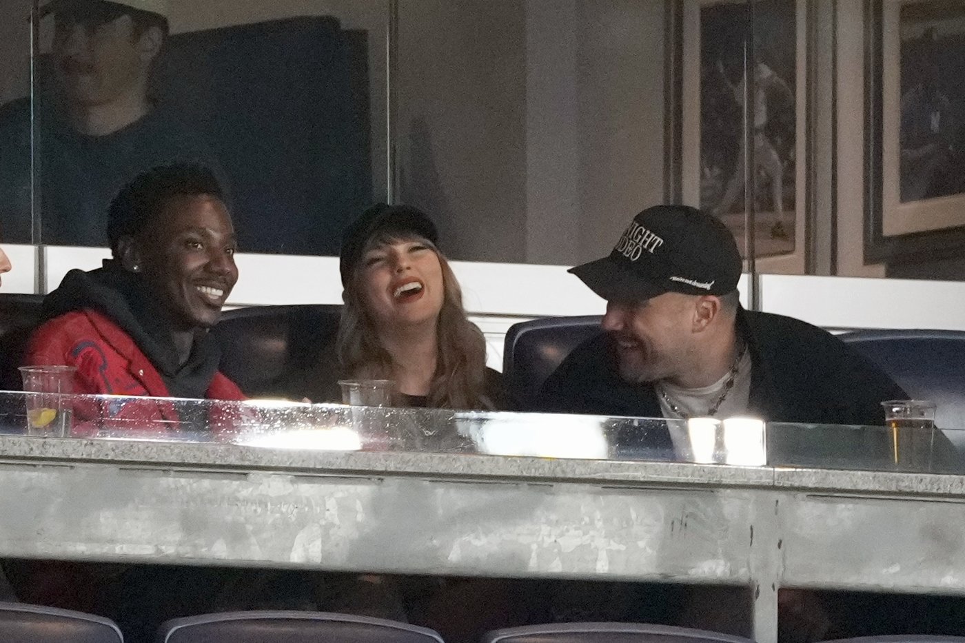 Taylor Swift and Travis Kelce attend Game 1 of ALCS at Yankee Stadium | iNFOnews.ca