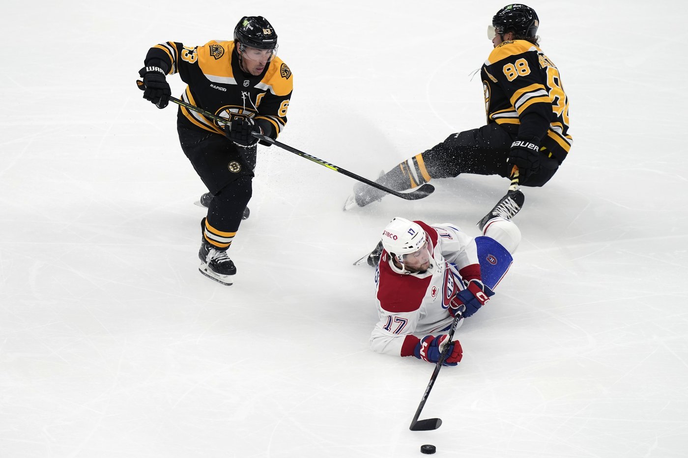 Swayman returns, Kastelic scores twice to lead Bruins to 6-4 win over Montreal | iNFOnews.ca Swayman returns, Kastelic scores twice to lead Bruins to 6-4 win over Montreal | iNFOnews.ca