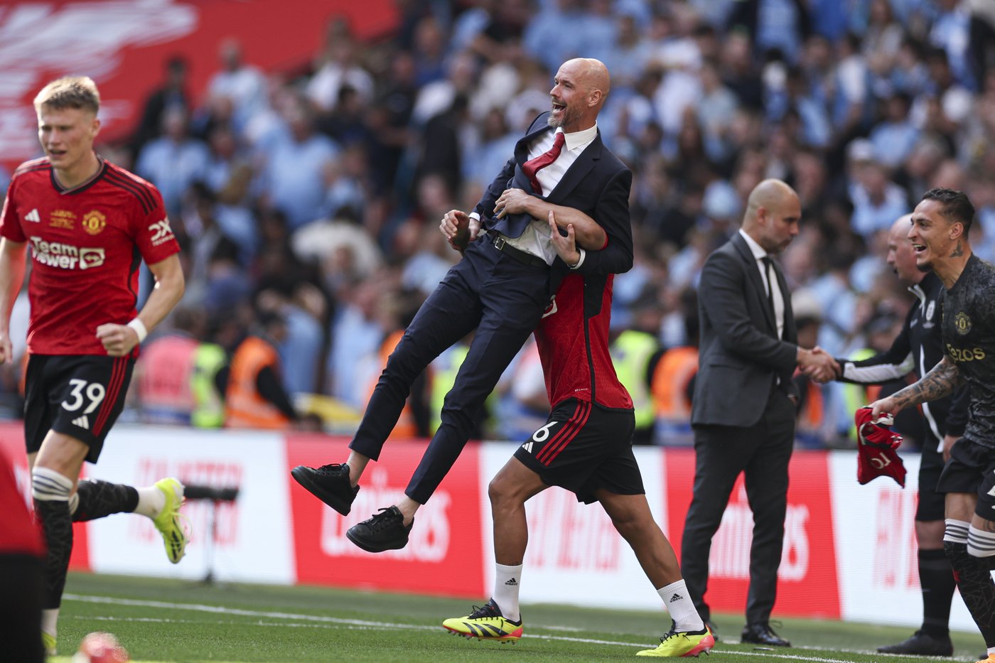 Man United fires Ten Hag after woeful start to the season and reportedly in talks with Amorim | iNFOnews.ca