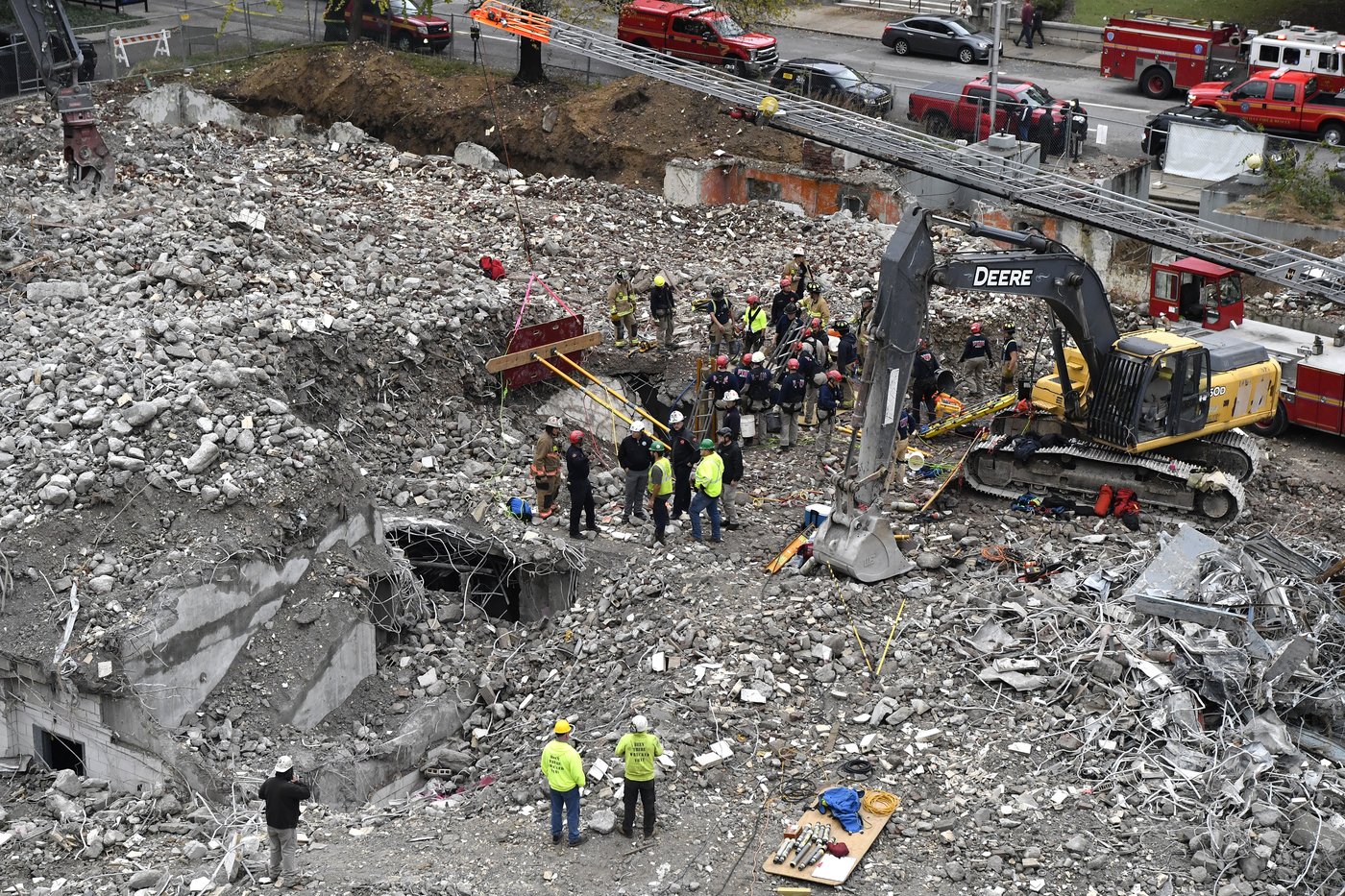 Worker rescued from rubble after construction accident in Kentucky | iNFOnews.ca Worker rescued from rubble after construction accident in Kentucky | iNFOnews.ca