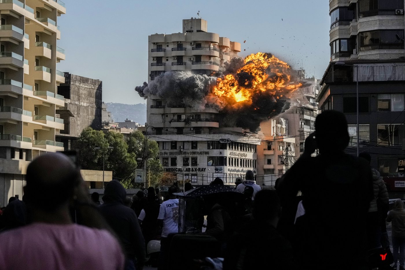Middle East latest: Israeli strikes kill a hospital director in Lebanon and wound 9 medics in Gaza | iNFOnews.ca Middle East latest: Israeli strikes kill a hospital director in Lebanon and wound 9 medics in Gaza | iNFOnews.ca