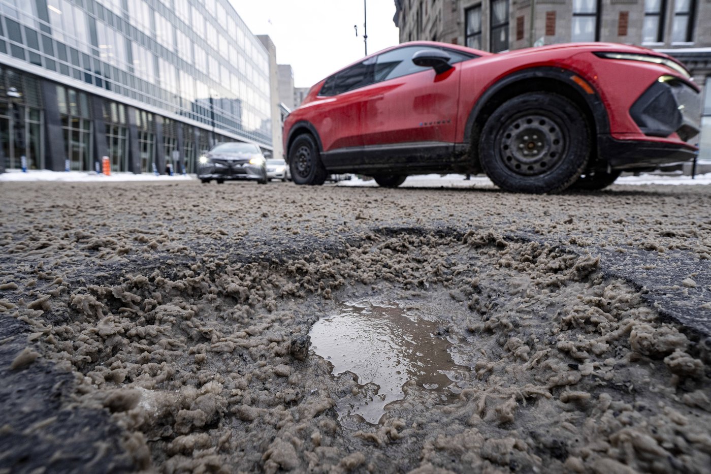 Montreal mayor says her car was towed and is blaming potholes for two flat tires | iNwheels Montreal mayor says her car was towed and is blaming potholes for two flat tires | iNwheels