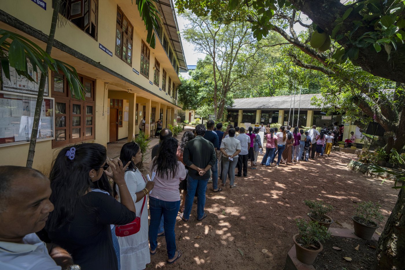 Marxist-leaning Dissanayake leads early official vote count in Sri Lanka's presidential election | iNFOnews.ca Marxist-leaning Dissanayake leads early official vote count in Sri Lanka's presidential election | iNFOnews.ca