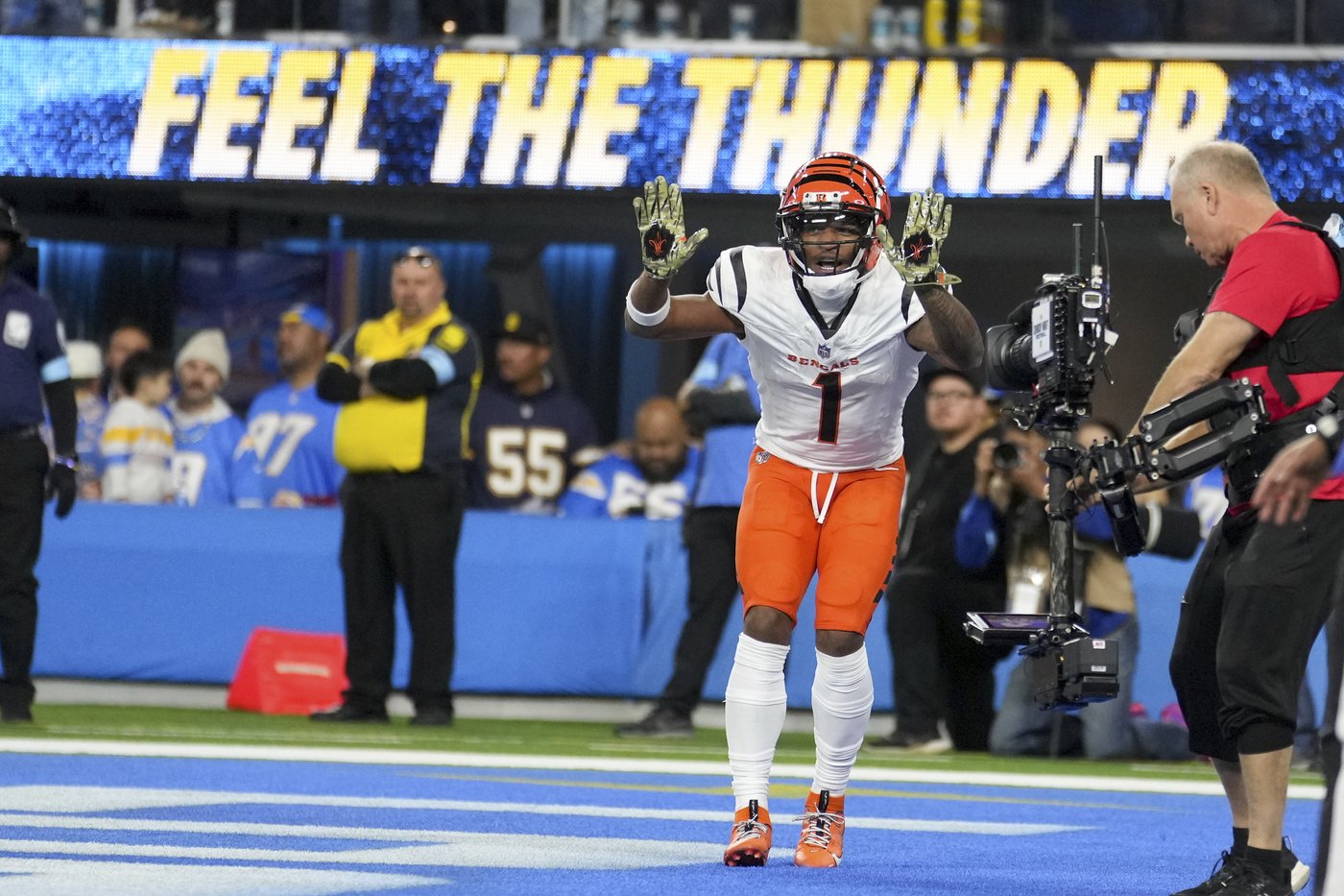 Zac Taylor insists his Bengals can still be a playoff team after loss to Chargers drops them to 4-7 | iNFOnews.ca