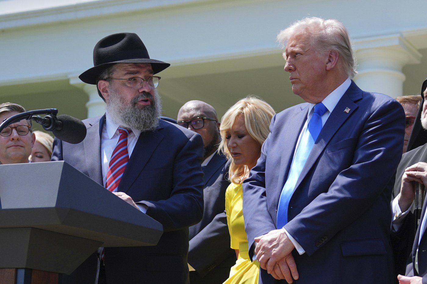 PHOTO COLLECTION: Trump-National Day of Prayer | iNFOnews.ca PHOTO COLLECTION: Trump-National Day of Prayer | iNFOnews.ca